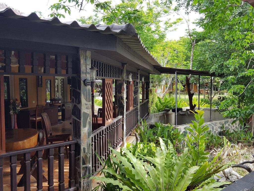 Prachuap Garden View Resort Prachuap Khiri Khan Exterior photo