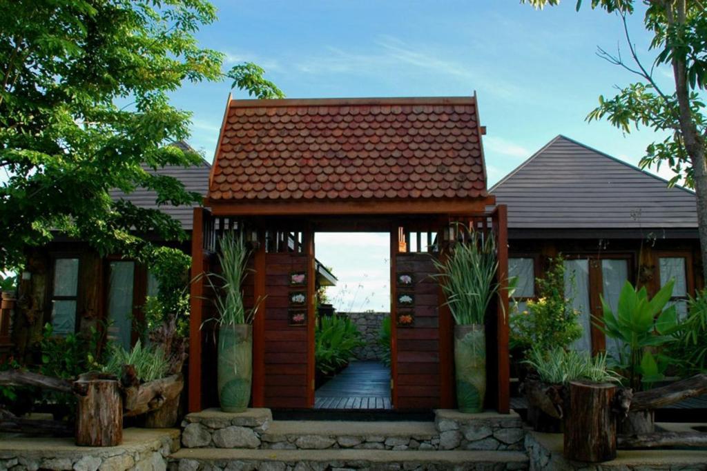 Prachuap Garden View Resort Prachuap Khiri Khan Exterior photo