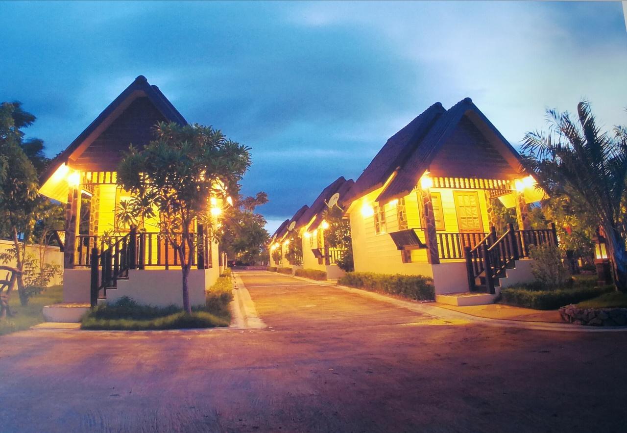Prachuap Garden View Resort Prachuap Khiri Khan Exterior photo