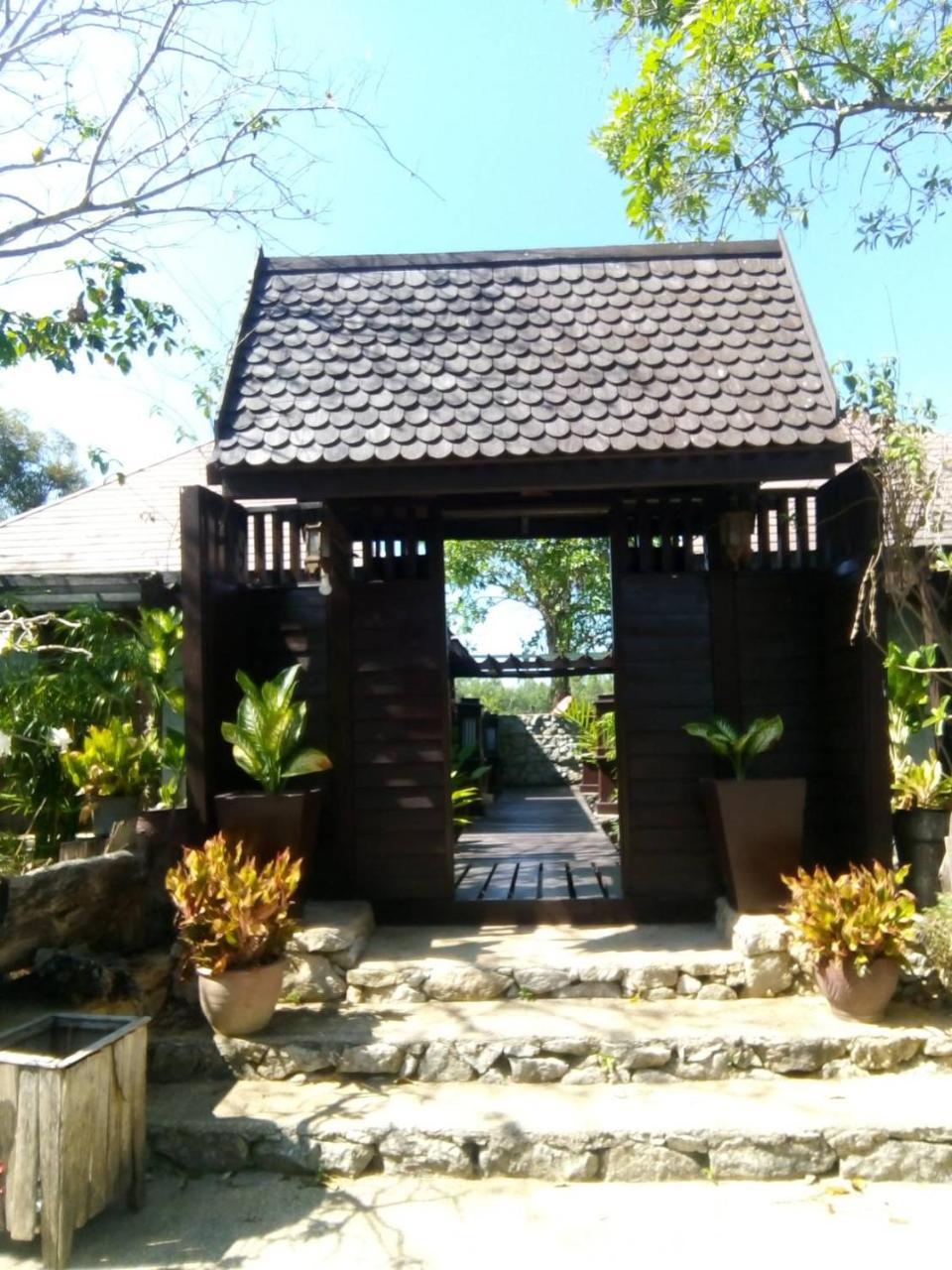 Prachuap Garden View Resort Prachuap Khiri Khan Exterior photo