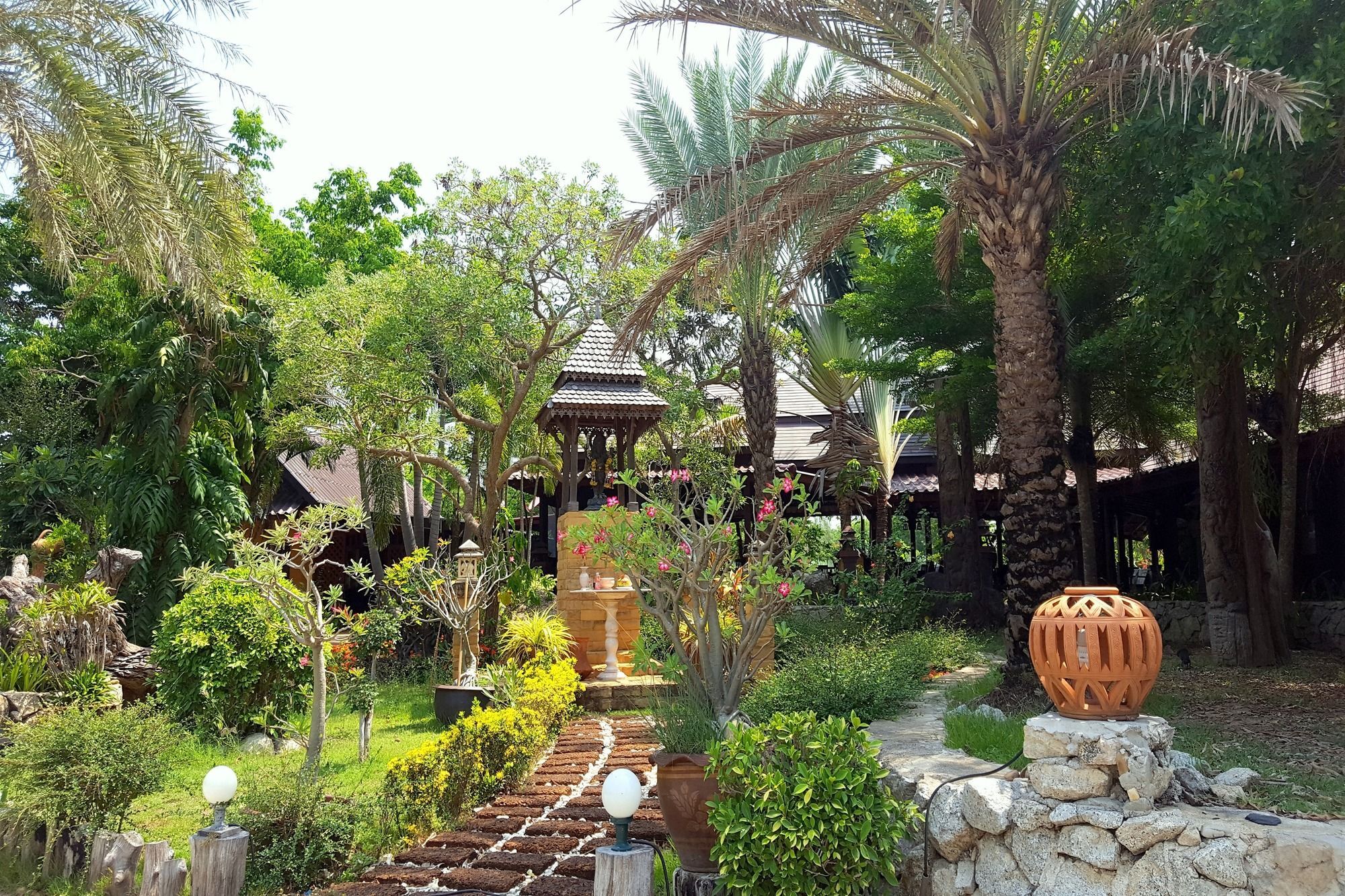 Prachuap Garden View Resort Prachuap Khiri Khan Exterior photo